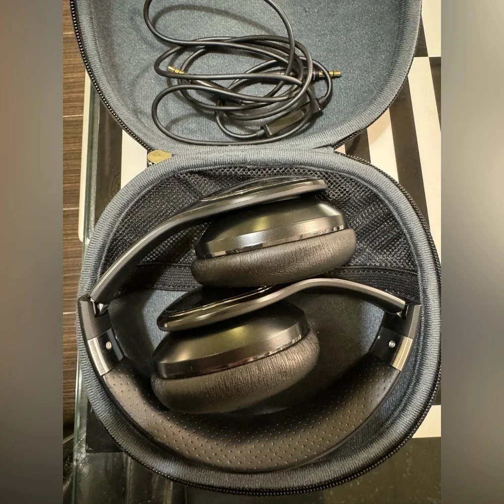 SAMSUNG LEVEL ON Head Phones over ear